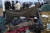 폴란드 국경 앞에서 중동 난민이 누워 있다. 연합뉴스