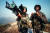 미 육군 병사가 스팅어 미사일을 어깨에 올리고 조준을 하고 있다. [사진 미 육군]