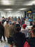 네덜란드 암스테르담 공항에서 코로나19 검사를 기다리는 사람들. [로이터=연합뉴스]