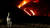 스페인 카나리아 제도 라팔마 섬 쿰브레 비에하 화산이 28일(현지시각) 밤 붉은 용암을 뿜고 있다. 화산은 지난 9월 19일 처음 분화했다. 로이터=연합뉴스