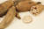 뿌리채소 특유의 향을 맛볼 수 있는 연근. 사진 pixabay