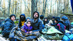 중동 난민 싣고와 숲에 뿌렸다? 벨라루스 기상천외 EU 공격