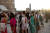 미스유니버스 대회 참가자들이 예루살렘 올드 시티의 다윗 성채를 둘러보고 있다. 로이터=연합뉴스