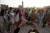  30일(현지시간) 미스 유니버스 참가자들이 예루살렘 투어중 단체 기념사진을 찍고 있다. AP=연합뉴스