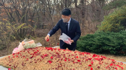 아버지 산소 찾은 장제원 "막내 손자가 큰 잘못, 면목 없다"