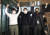 이준석 국민의힘 당대표(왼쪽부터), 윤석열 대선 후보, 김기현 원내대표가 3일 오후 울산 울주군 한 식당에서 손을 맞잡고 만세를 하고 있다. 뉴스1