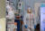서울 송파구보건소 선별진료소에서 한 의료진이 테이프로 방역틈을 꽁꽁 둘러 붙이고 검사를 하고 있다. [중앙포토]