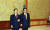 1993년 12월 23일 당시 김영삼 대통령이 이원종 청와대 정무수석에게 임명장을수여한 뒤 기념 촬영을 하고 있다. [사진 e영상역사관]