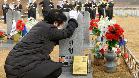 19년 만에 진급한 '연평해전 영웅'…딸은 해군장교 꿈 키운다[영상]