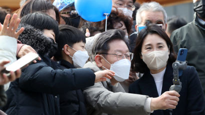 펨코 글 삭제당한 이재명, 이번엔 디씨 직접 찾아 “갤주 왔다"