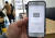 13일 세종시 나성동 한 식당에서 질병관리청 쿠브(COOV·전자예방접종증명서) 애플리케이션 앱의 QR코드 시스템에 오류가 발생해 '방역패스'(백신패스) 확인이 이뤄지지 않고 있다. 연합뉴스