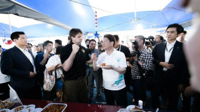 美대사 "꼬끼오" 외친 치킨 성지…대구 '치맥 축제' 결국 무산