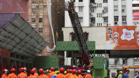 홍콩 40층 쇼핑센터 화재, 수백명 갇혔다…"최소 6명 부상"