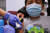 11일 미국 시카고 노스웨스트 커뮤니티 처치에서 어린이 병원 간호사로부터 화이자 백신 2차 접종을 받는 한 어린이(7세)의 모습. [AP=연합뉴스]