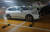 지난 11월2일 한 아파트 주차장에서 SUV 차량이 4개의 주차칸 한가운데에 주차한 모습. [온라인 커뮤니티 캡처]