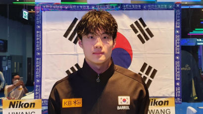 황선우, 쇼트코스 자유형 100m에서도 한국 신기록