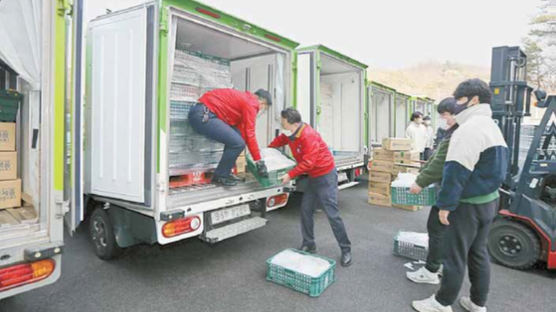 [맛있는 도전] 코로나로 어려움 겪는 이웃 위해 가정간편식 3900박스 푸드뱅크에 기부