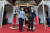 차이잉원 대만 총통(왼쪽)과 의학 박사 출신인 라이칭더 부총통은 코로나19 대응 과정에서 과학적인 방역과 적극적인 소통으로 국민의 신뢰를 얻고 방역에도 성공했다는 평가를 받고 있다. [AP=연합뉴스]