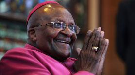 남아공 인종차별 투쟁의 상징…투투 대주교 90세로 별세