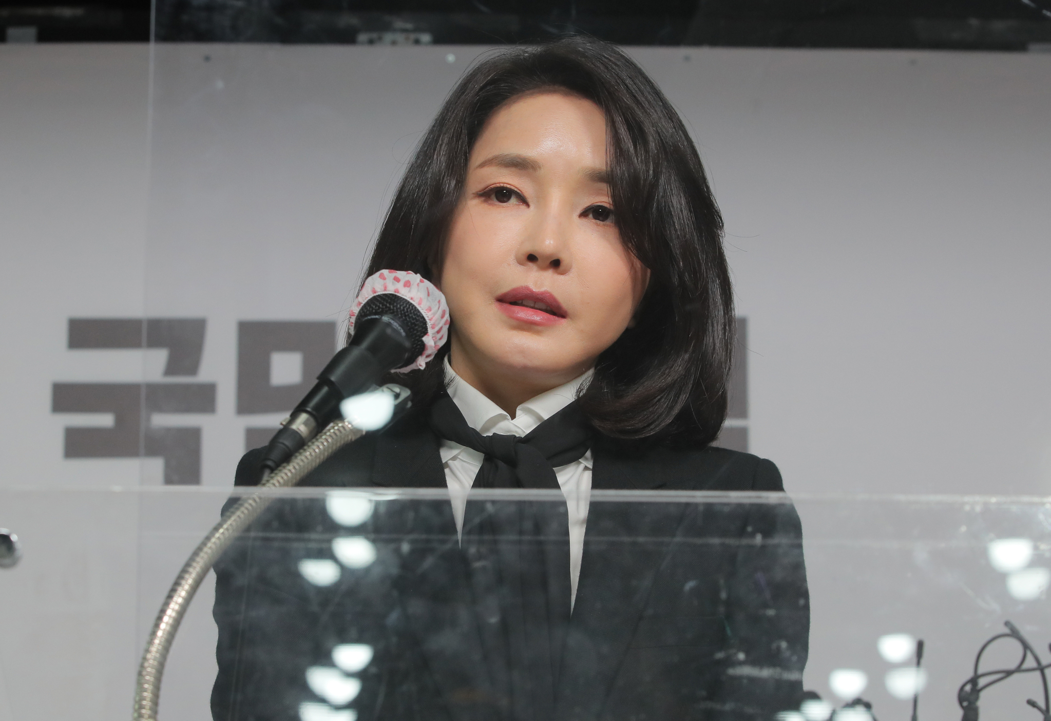 김건희 "용서해달라…남편 대통령 돼도 아내 역할만 충실"