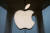 지난해 10월 미국 뉴욕 브루클린 애플스토어에 걸린 애플 로고의 모습. [로이터=연합뉴스]