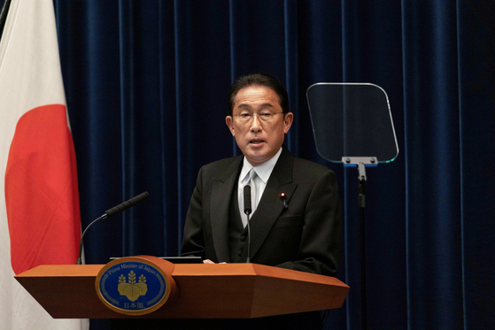 지난달 10일 기시다 후미오 일본 총리가 기자 회견을 하고 있다. 기시다 정권은 내년 7월로 예정된 참의원 선거 후에야 한일관계 개선을 위한 대화를 모색할 것으로 예상된다. [로이터=연합]