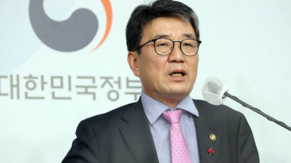 내년 위험 낮은 시설부터 방역패스 해제…3월까지 3차 접종 마무리