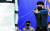 지난 7일 오전 충북경찰청에서 신임 경찰관이 테이저건 실사 훈련을 하고 있다. 연합뉴스