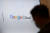지난 8월 독일 베를린의 한 구글 사무실 스크린에 구글 클라우드 로고가 띄워져 있다.[로이터=연합뉴스]