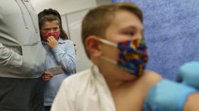 CDC "어린이, 백신 접종 후 부작용 경미…거의 문제 없었다"