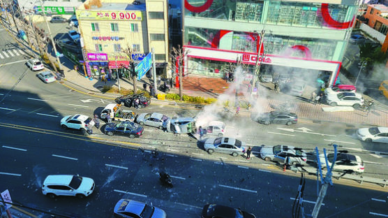 [사진] 부산 택시 추락사고로 8명 사상