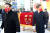 이재명 더불어민주당 대선후보(오른쪽)와 윤석열 국민의힘 대선후보가 3일 서울 여의도 한국거래소 본관 앞에서 열린 '2022 증시대동제'에서 악수한 뒤 행사장을 나서고 있다. 김경록 기자