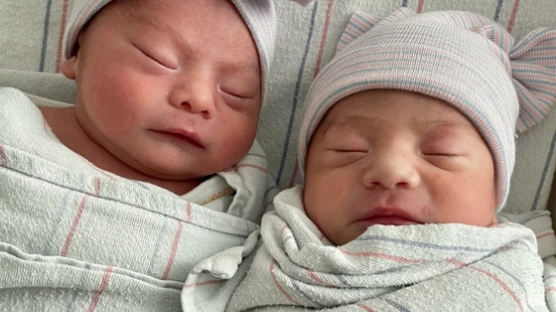 15분 차로 다른 생년월일…2021년생∙2022년생 쌍둥이 탄생