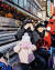 다이앤 크루거와 노만 리더스, 그리고 딸. 크루거는 가족의 사진을 공개하면서 ″이보다 더 열정적이고 깊이 사랑해본 적 없다″고 했다. [인스타그램 캡처]