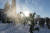 시민들은 폭설이 즐겁다. 3일 오전 워싱턴 시민들이 연방의사당 앞 내셔널 몰에서 'DC 눈싸움 협회'가 개최한 눈싸움을 즐기고 있다. AP=연합뉴스
