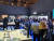 5일(현지시간) 미국 라스베이거스에서 열린 소비자 가전쇼 'CES 2022'에서 방문객들이 삼성전자 갤럭시 부스를 둘러보고 있다. 최은경 기자