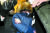 '회삿돈 1880억원 횡령' 혐의를 받는 오스템임플란트 직원 이모씨가 지난 6일 새벽 서울 강서경찰서로 압송되고 있다. [뉴스1]
