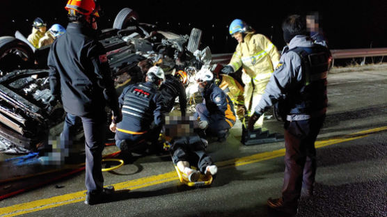 화천서 SUV 차량 전복 사고…부사관 3명 사망·1명 중상