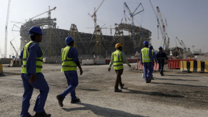 피로 얼룩진 카타르월드컵…건설 노동자 6500명 사망