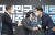 지난해 11월 30일 서울 여의도 민주당사에서 열린 민주당 선대위 인선 발표에서 공동상임선대위원장으로 영입된 조동연 서경대 교수(가운데)가 송영길 대표(오른쪽), 이재명 후보(왼쪽)와 인사하고 있다. 임현동 기자