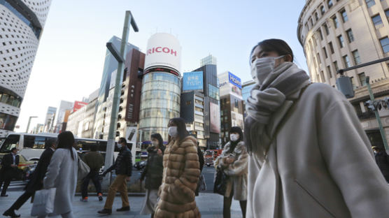 오미크론 폭발 日 격리기간 단축 검토...의료진은 밀접접촉해도 근무