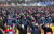 15일 오후 서울 여의도공원에서 열린 '2022 민중총궐기 대회'에서 참가자들이 구호를 외치고 있다. 연합뉴스