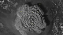 "쾅" 굉음과 핵폭탄급 버섯구름 퍼졌다…위성에 찍힌 충격 장면 [영상]