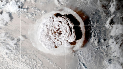 해저화산 폭발…'통가 올림픽 기수'도 호소 "가족 연락 끊겼다"