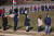 지난 14일 미국 메릴랜드주의 한 도서관 앞에 주민들이 가정용 신속 진단 키트를 무료로 받기 위해 줄을 서 있다. [EPA=연합뉴스]
