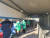 17일 오전 서울 동대문구 답십리동의 굴다리 지하차도에서 밥퍼나눔운동본부가 제공하는 무료급식을 받기 위해 사람들이 줄을 서 있다. 함민정 기자