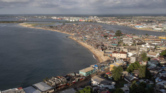 라이베리아 종교행사서 29명 사망…"갱단 습격 피하다 압사"