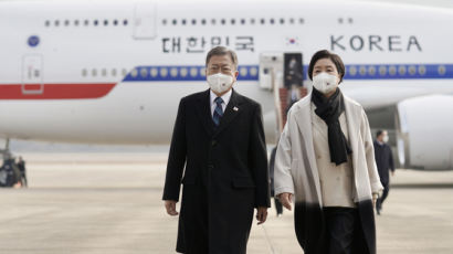 “실종자 수색 등 수습 정부 주도”… 중동서 귀국 文, 광주부터 챙겼다