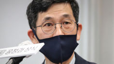 진중권 '정의당 복당'에…일부 당원들 "당 존재 이유 흔든다" 반발
