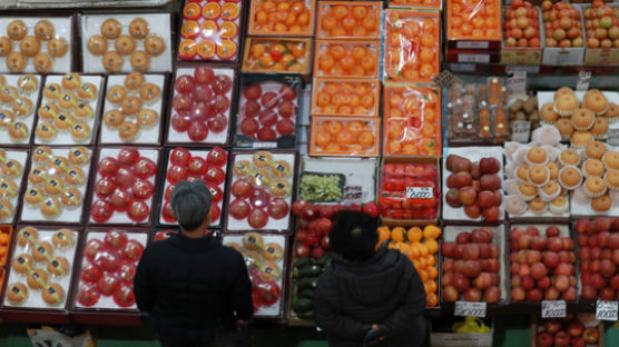 달라진 설 인기 과일…샤인머스캣·딸기 값 30% 이상 올랐다